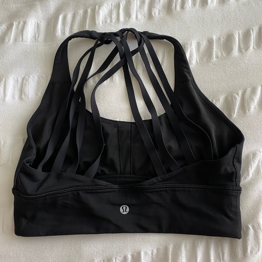 Black sports bra